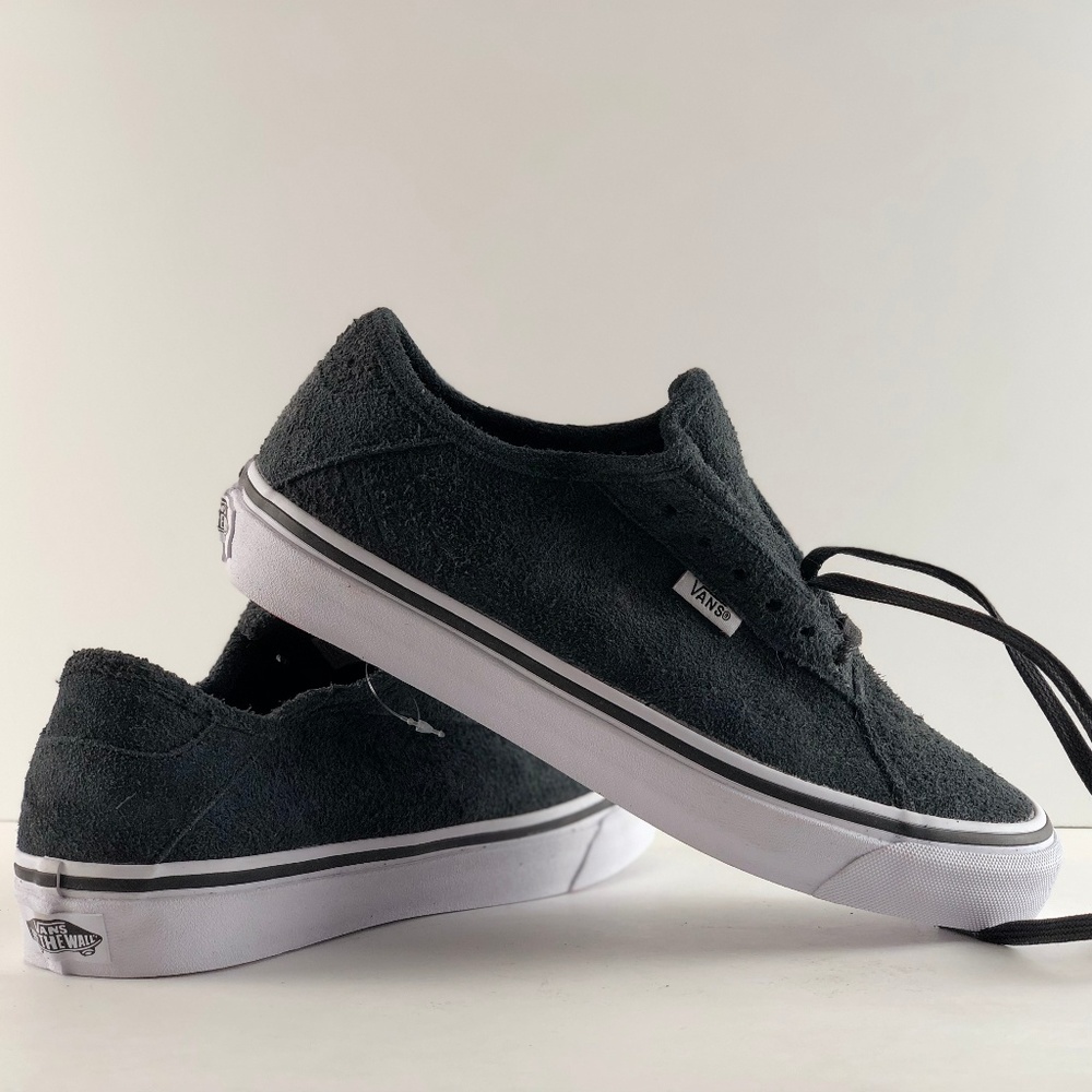 Vans  Diamo Ni Hairy Suede Black/True White Shoes